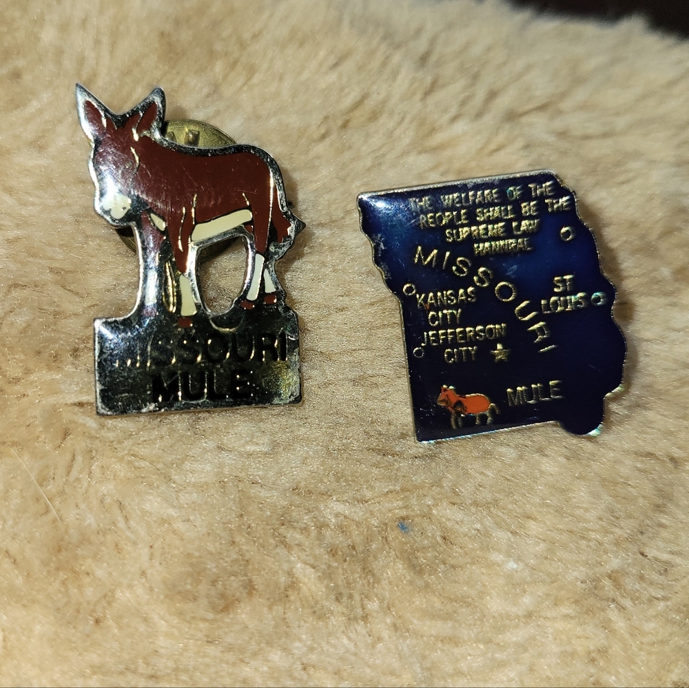 Missouri Mule Lapel Pins - Brown and Gold